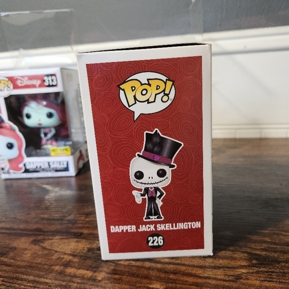Disney Funko Pop Dapper Sally and Dapper Jack Skellington - Picture 13 of 14